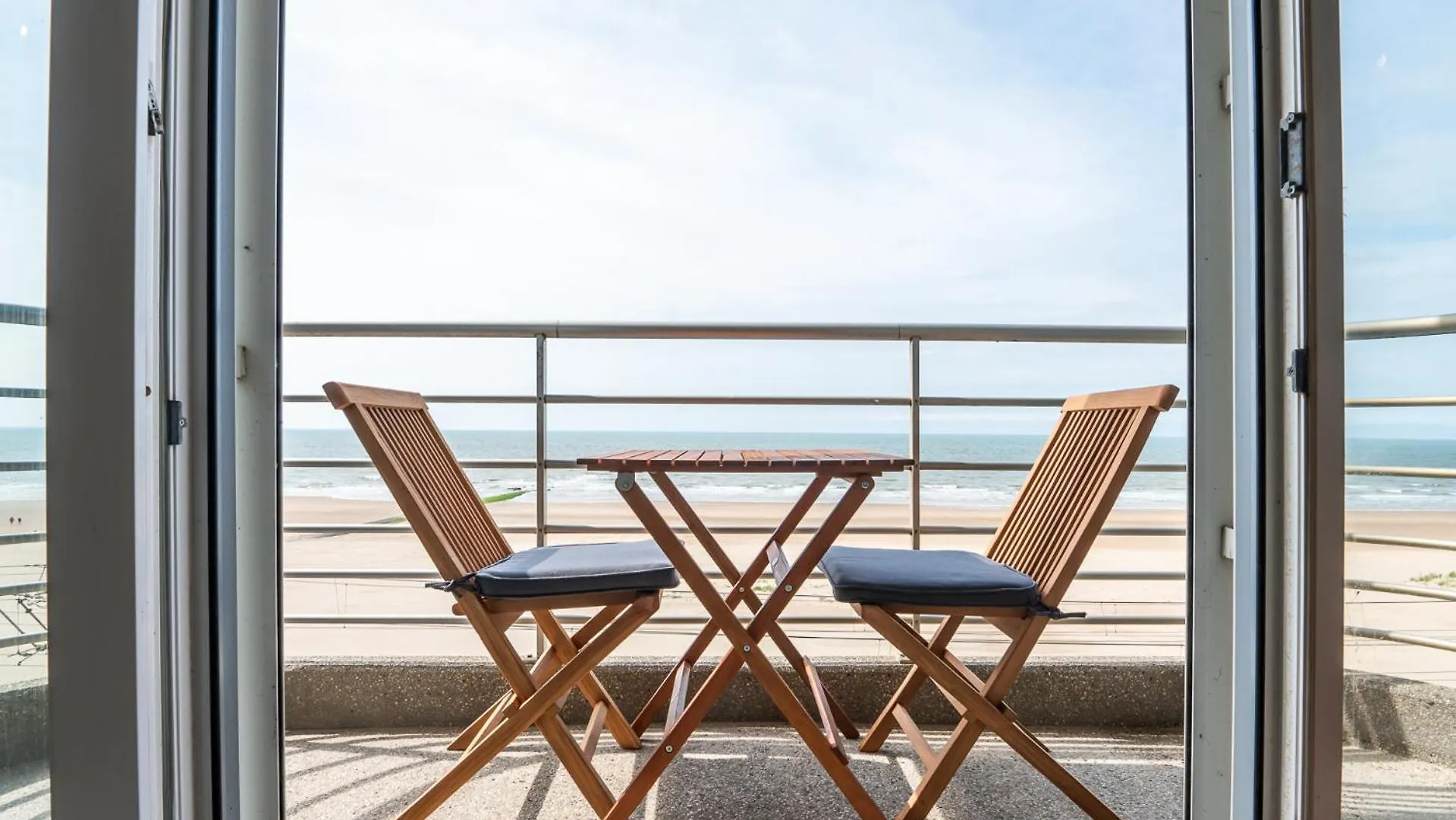 Beautiful Apartment With Sea Views And Parking オステンド ベルギー