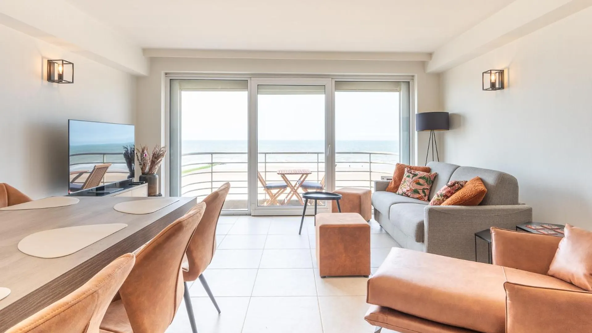 Beautiful Apartment With Sea Views And Parking Ostend