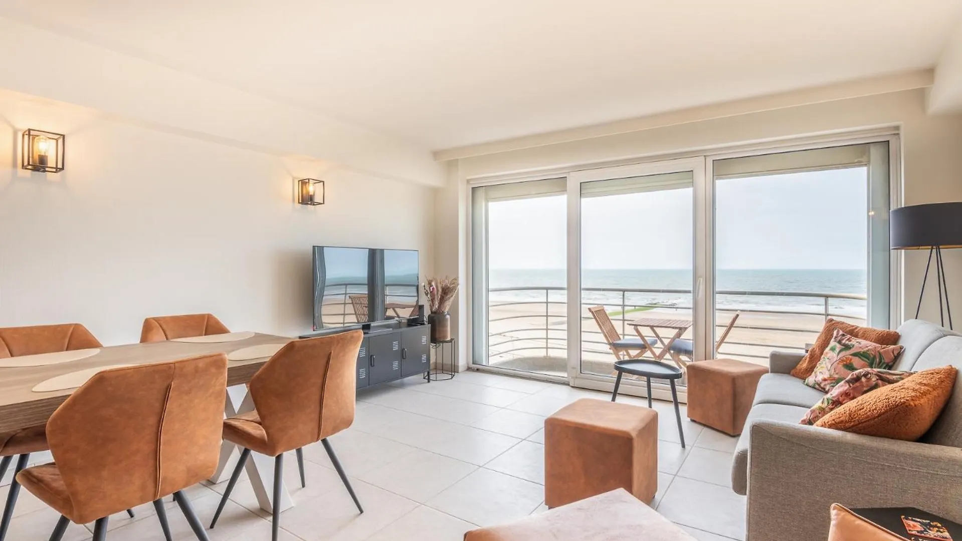 Beautiful Apartment With Sea Views And Parking Ostend